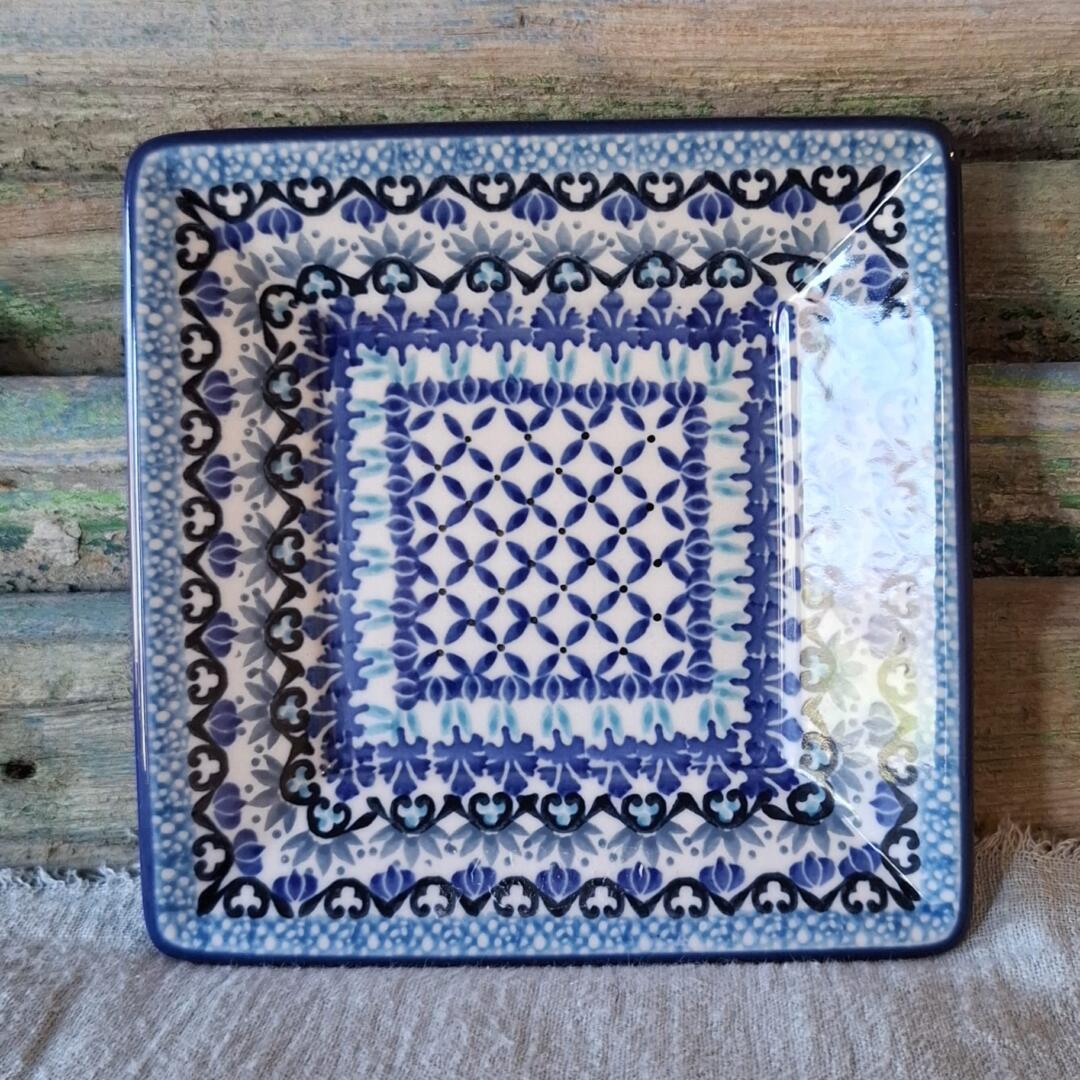 CA 723-3480x  Bunzlau Vierkante schaal 15cm x 15cm by Teresa Liana