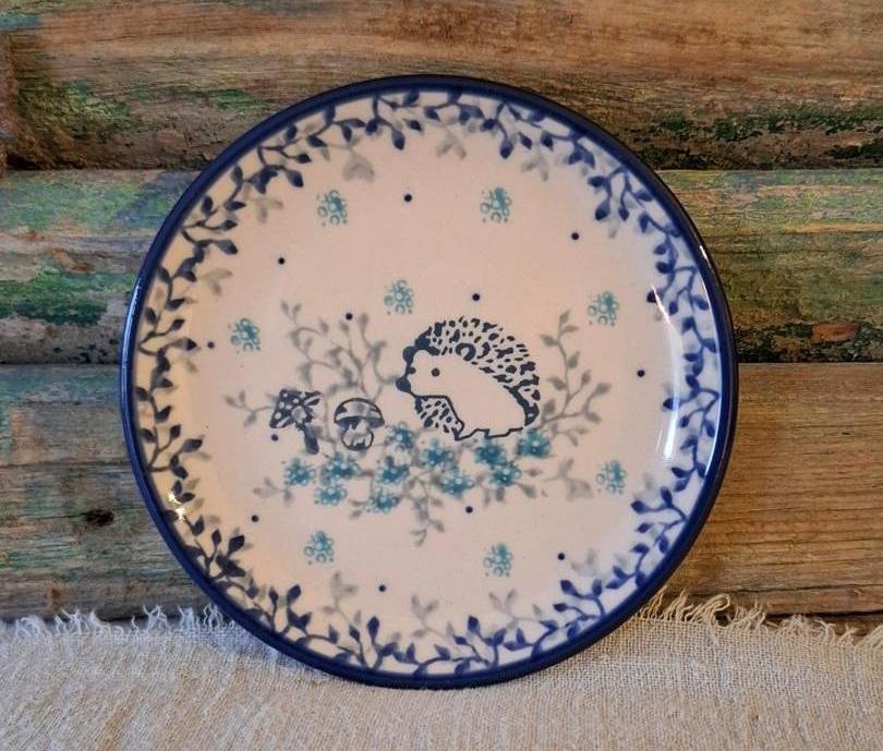 CA D21-3334x Bunzlau Cake-, gebaksbord 12.5cm  Hedgehog by Karolina Sliwinska