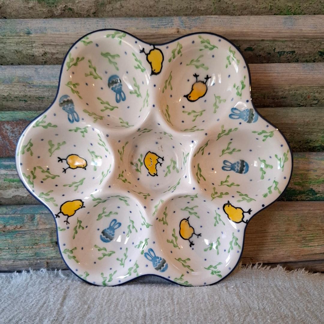 CA 747-3344x Bunzlau Eierschaal 22cm Kuikentjes en Paasei by Karolina Sliwinska